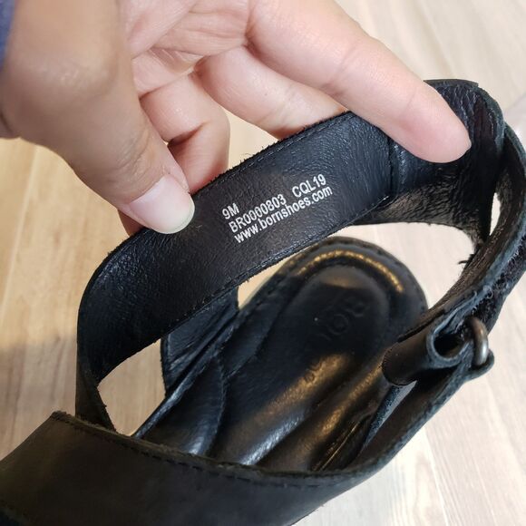 Born Deshka Black Leather Gladiator Sandal Size 9 CrissCross Straps - Picture 7 of 7